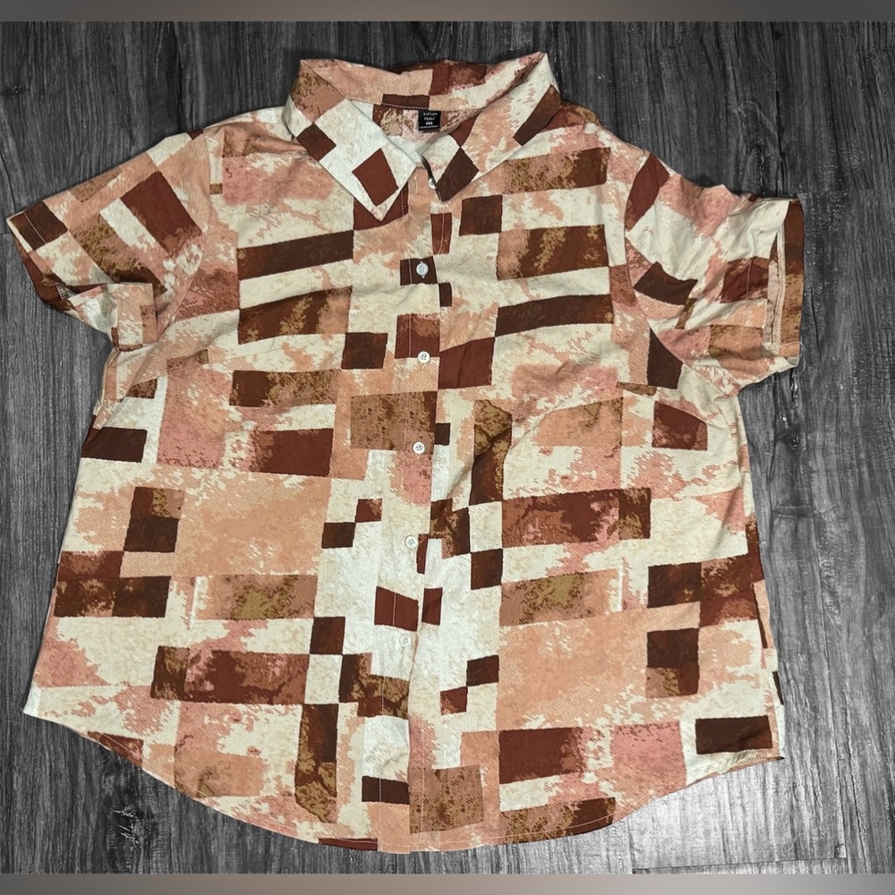 SHEIN Curve 1XL Geometric Abstract Print Short Sleeve Button Down